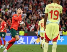 IM体育app-欧洲足球联赛中，一支不起眼球队崭露头角