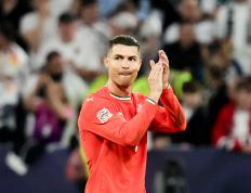 IM体育-欧洲足球比赛中，中国球员获得最佳射手称号