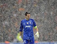 IM体育官方网站-三笘薰加时赛一锤定音，巴萨险胜勒沃库森晋级