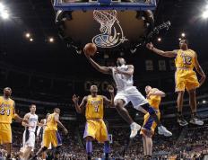 IM体育官网入口-南美狂飙遇德式铁壁，阿圭罗破纪录之夜，巴西鏖战拜仁成经典