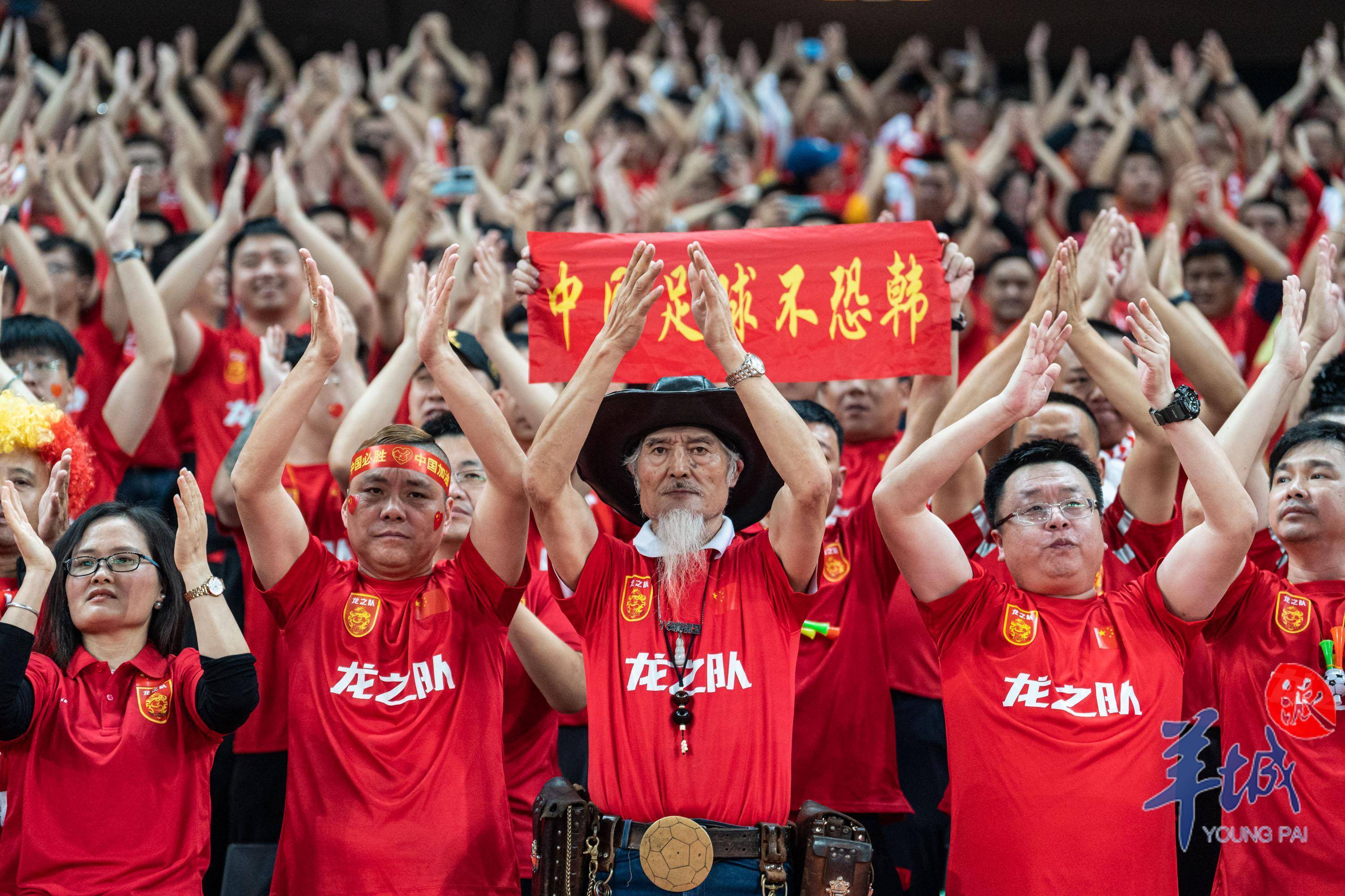 IM体育赛事直播入口-球队表现喜人，球迷情绪高涨