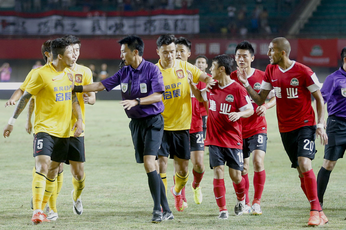 IM体育赛事直播入口-关于大连实德全面击败对手,发挥出色跻身联赛第一集团的信息