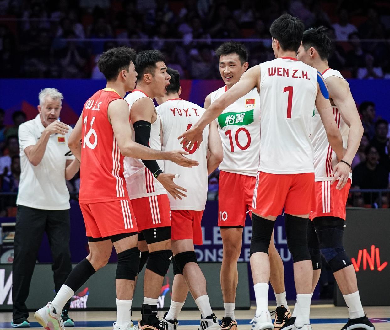 IM体育平台-两支强队在激烈比拼中展现实力