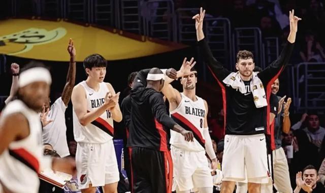 IM体育社区互动入口-独行侠力克深圳队，克莱统治全场