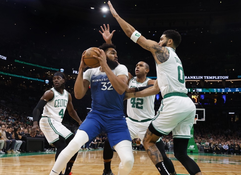 IM体育平台-关于浙江队逆转青岛队,塔图姆点燃赛场的信息