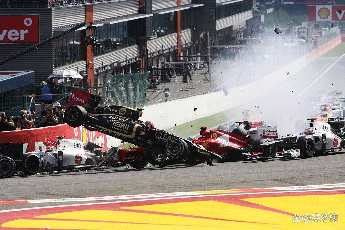 IM体育app-包含雷诺车队险胜阿斯顿马丁，皮亚斯特里高光表现的词条