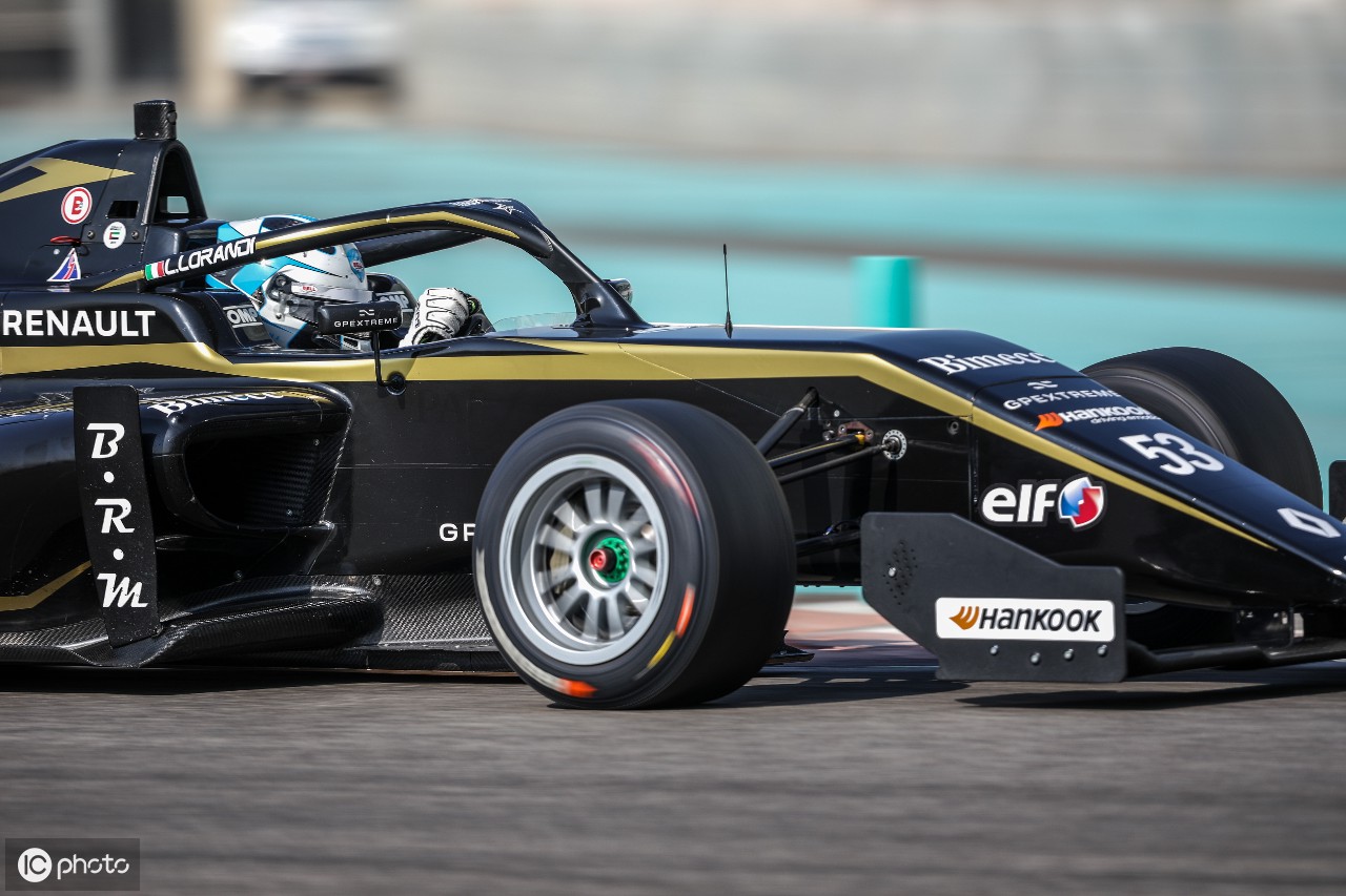 IM体育官方平台-关于阿斯顿马丁横扫雷诺车队，皮亚斯特里刷新纪录的信息