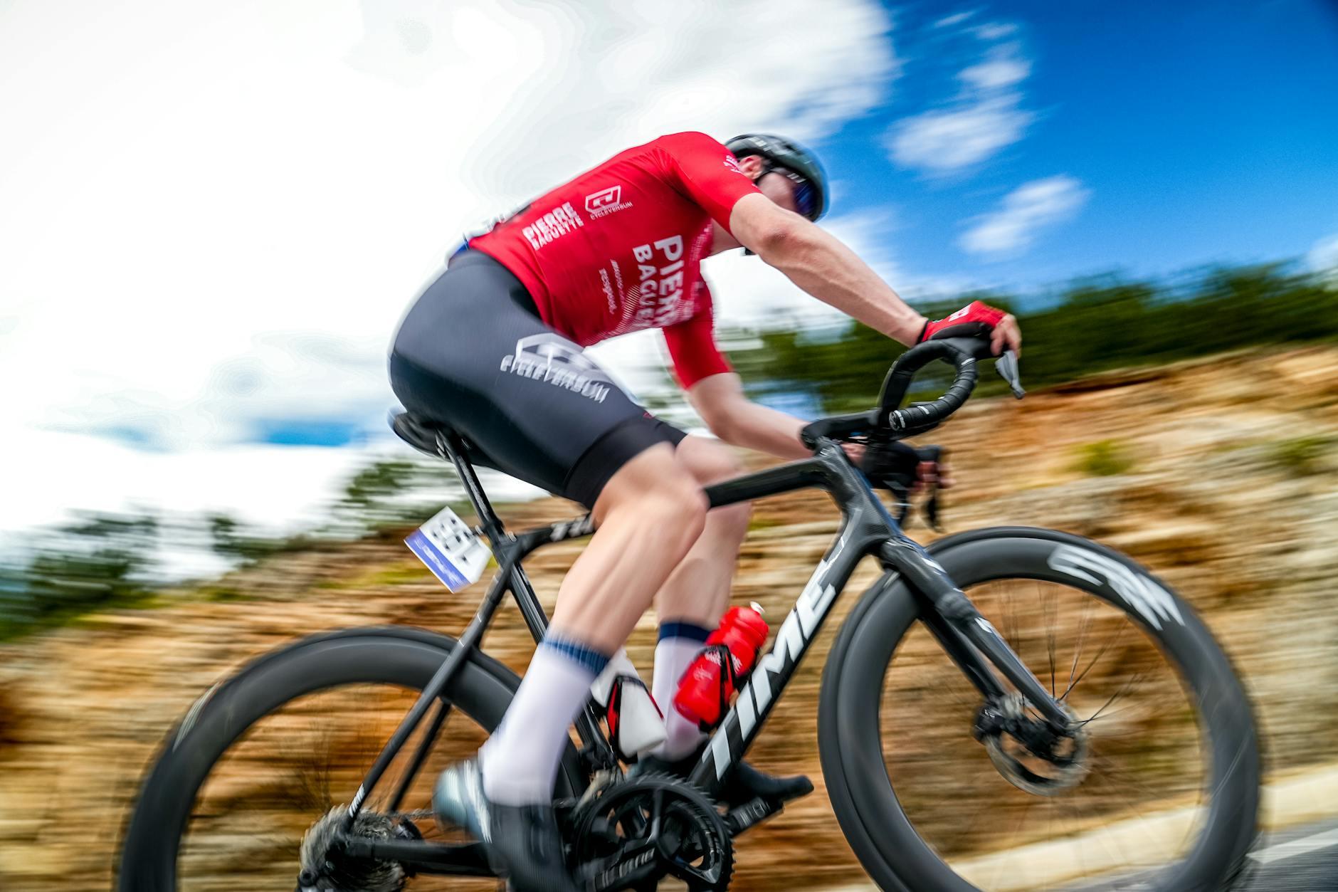 IM体育官方平台-关于阿斯顿马丁横扫雷诺车队，皮亚斯特里刷新纪录的信息