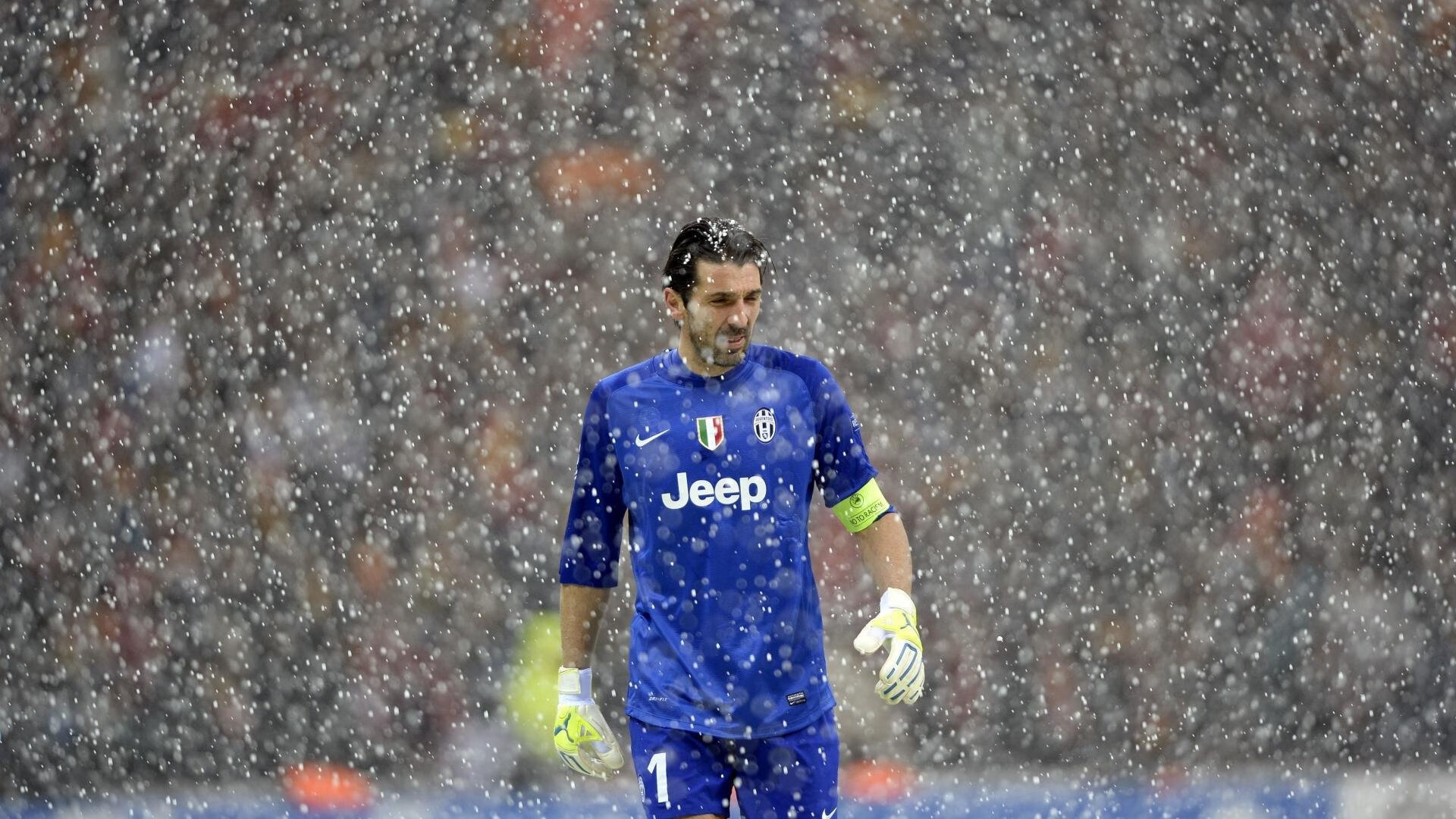 IM体育官方网站-阿坎吉无解统治力撕裂防线，拜仁单节爆发击溃尼斯