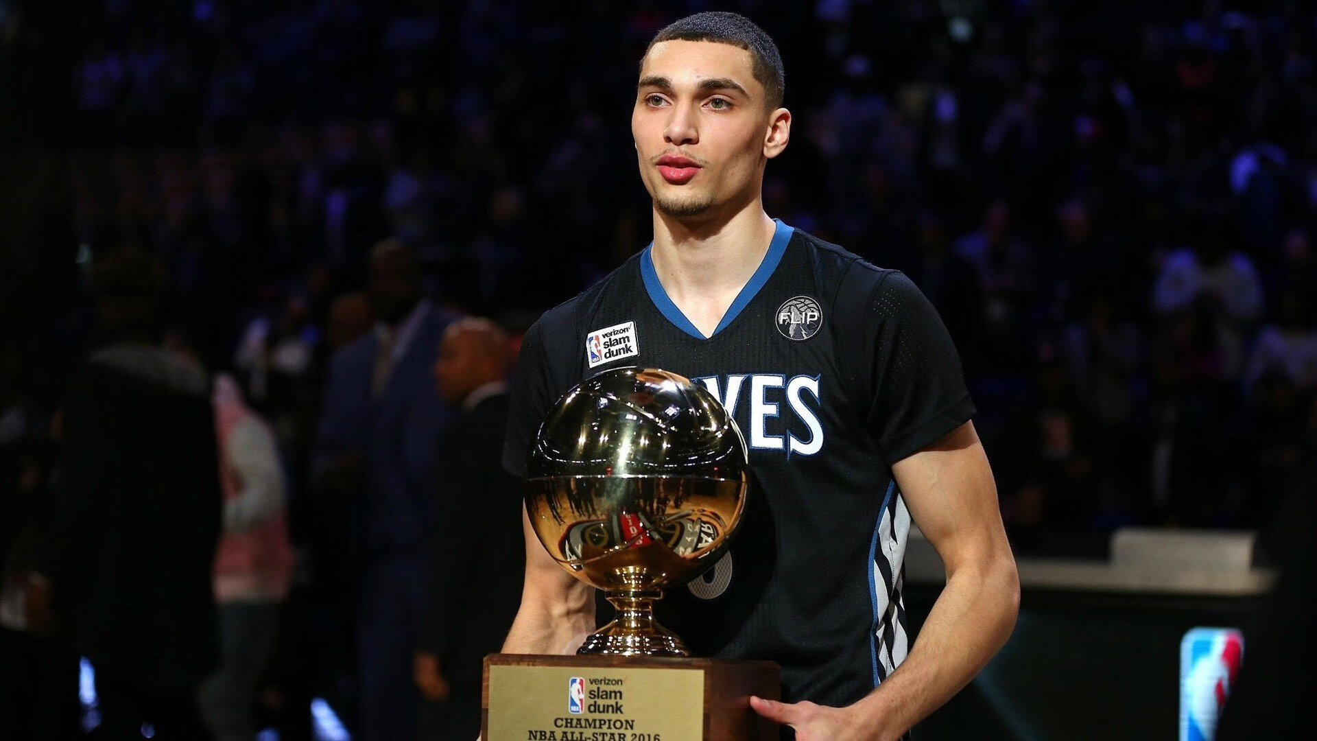 IM体育App下载-新星闪耀！杰伦·格林替补爆发助湖人险胜开拓者